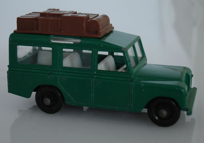 12C1 Safari Land Rover