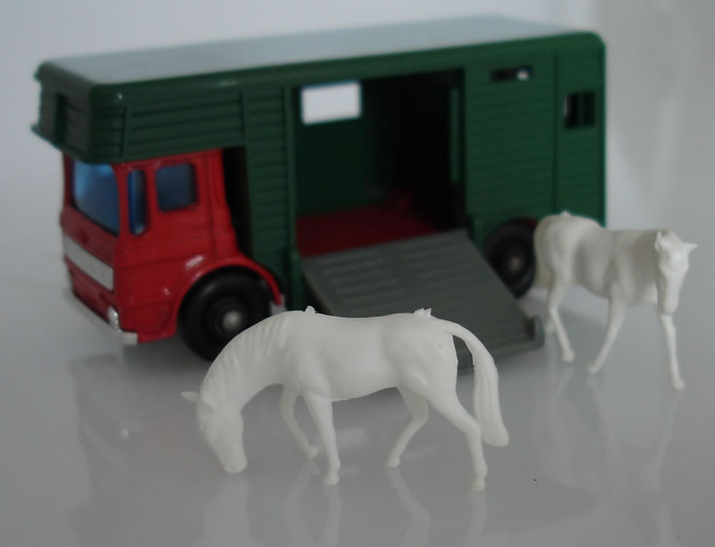 17E1 Horse Box