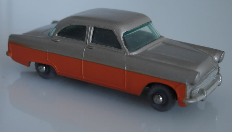 33A8 Ford Zodiac MKII Sedan