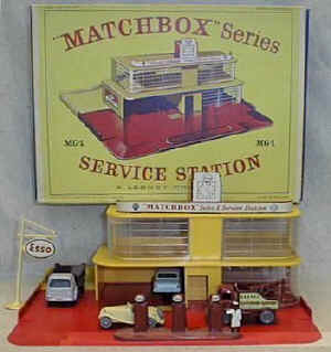 Matchbox MG1B1 Garage; A1A Esso Pumps & Sign; 3B3 Bedford Tipper; 19A1 MG Midget Sports Car; 7B2 Ford Angela; 13C1 Thames Wreck Truck